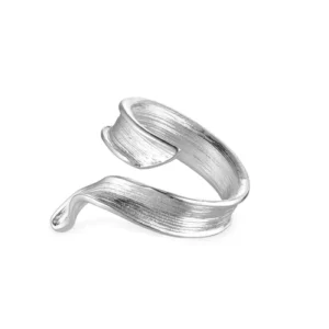 Sølv ring formet som et græsstrå